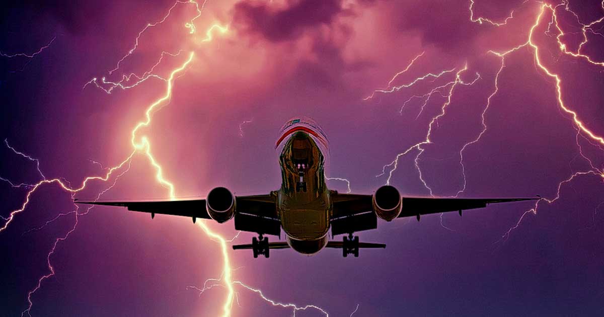 Flying during thunderstorms - What should I bear in mind 